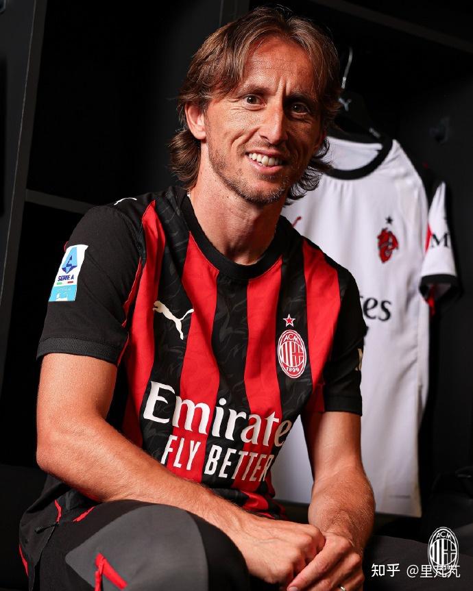 马德兴：邵佳一教练组土洋结合更受青睐，他的海外人脉有帮助