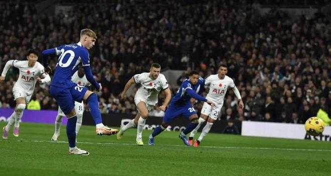 意媒：莱奥缺席米兰合练无缘出战萨索洛，弗法纳有望本轮复出