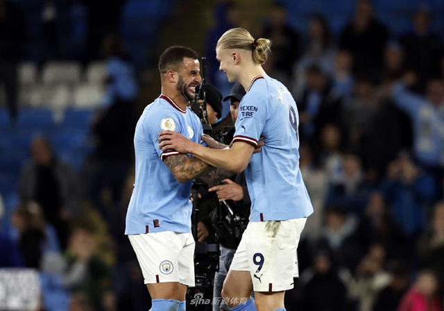 斯洛特：让萨拉赫替补不是容易的决定，但这就是我的选择